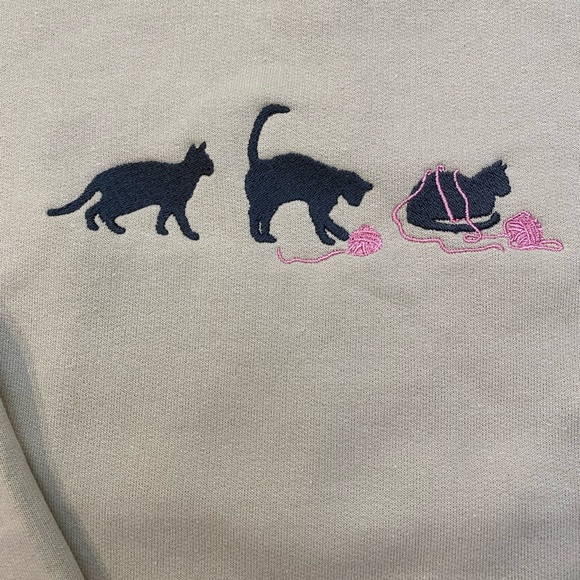 Cat and yarn Embroidered Sweatshirt - Picture 1 of 3
